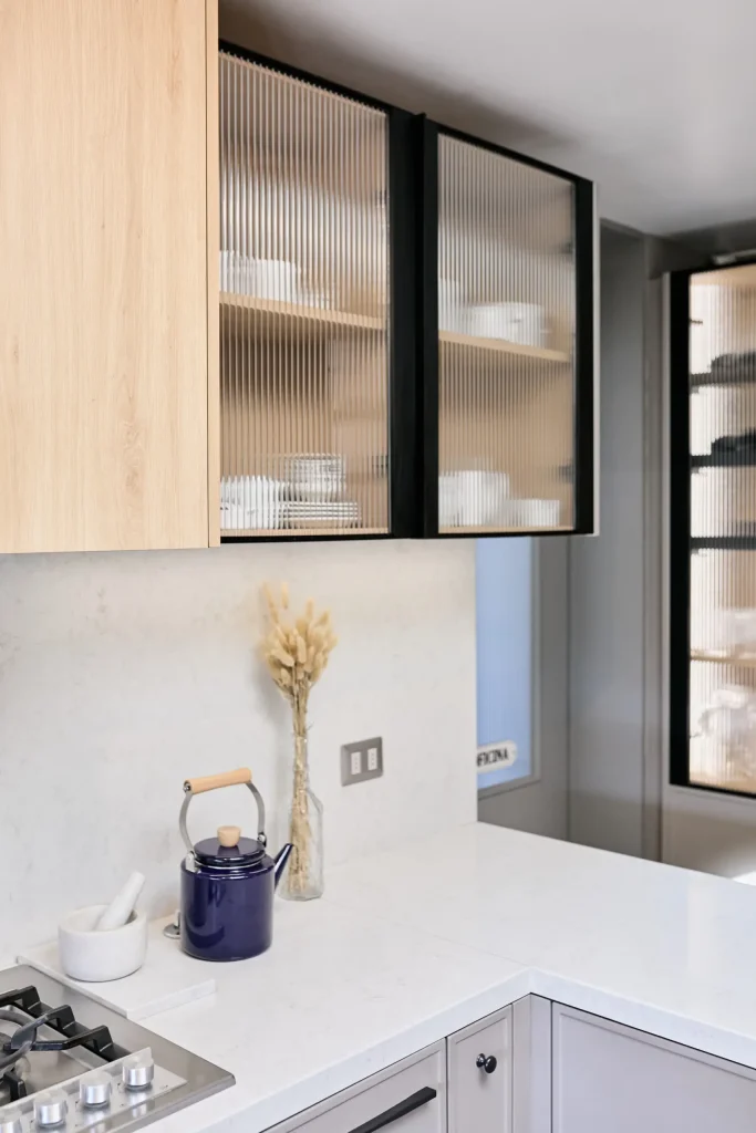 COCINA BLANCA CASA COMODA REMODELACION DE COCINAS (11)